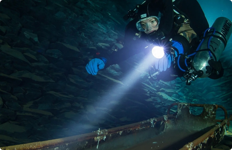 3D-Printed Dive Lamp